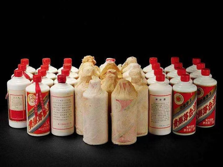 清河门日照岚山回收酒价格哪里回收(附近上门回收茅台酒）?